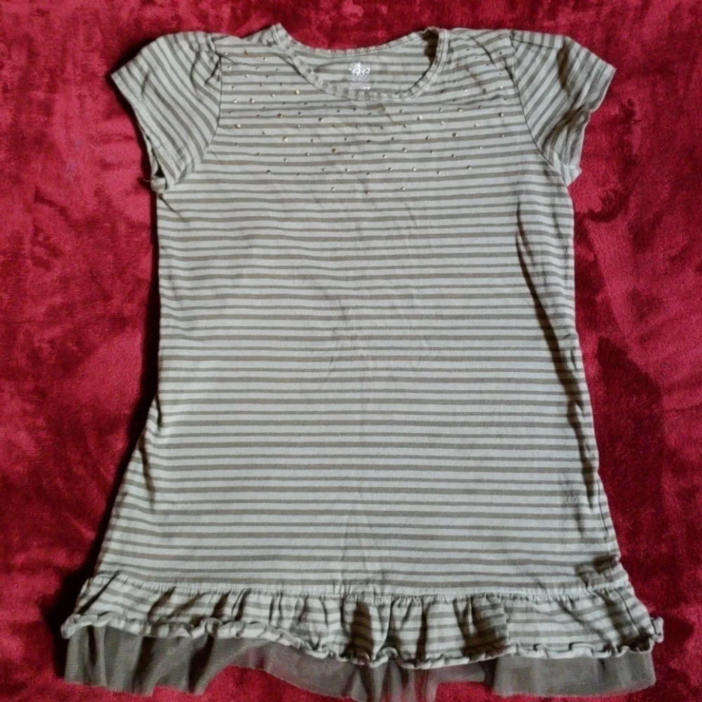 Little girls tops,size 10-12